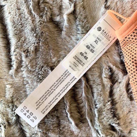 Bally Total Fitness seamless “Lana” sports bra - Picture 10 of 13